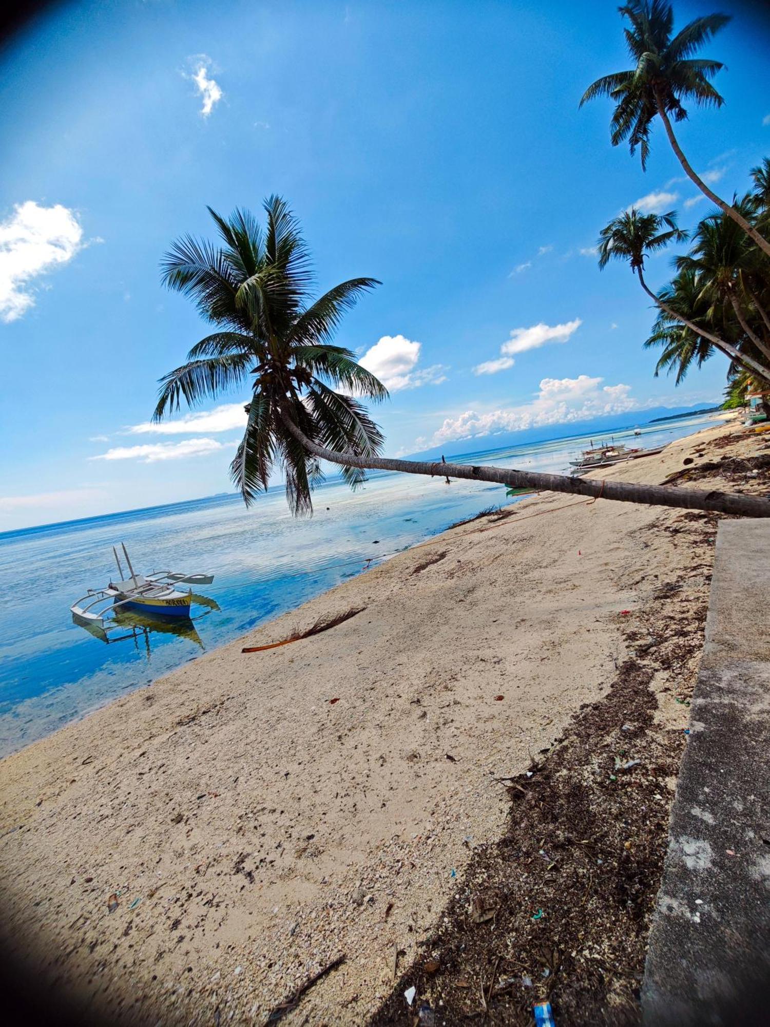Room-Cola Inn Siquijor Dış mekan fotoğraf